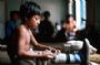 UNICEF hilft Minenopfern:
Kind aus Kambodscha mit Beinprothese 